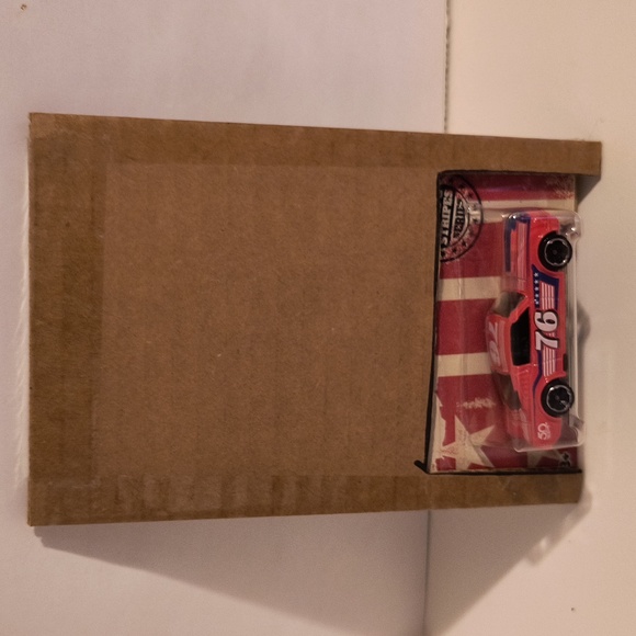 D2 Hot Wheels 65  Ford Mustang Fastback 2 +2 with shipping protector - Picture 3 of 4